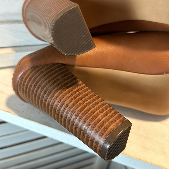 Mossimo Heeled Open Toed Clogs - Picture 5 of 8